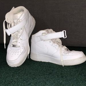 Nike AIR FORCE 1 MID